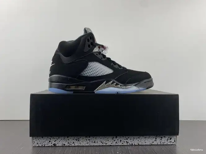 Cheap TBkick Black Metallic (2016) 845035-003 5 Retro Jordan 0525